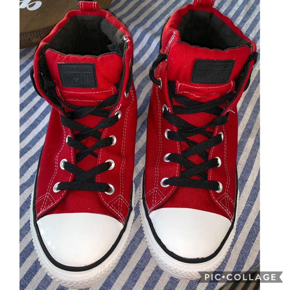 Converse Chuck’s All-Stars Hi Tops  Red & Black